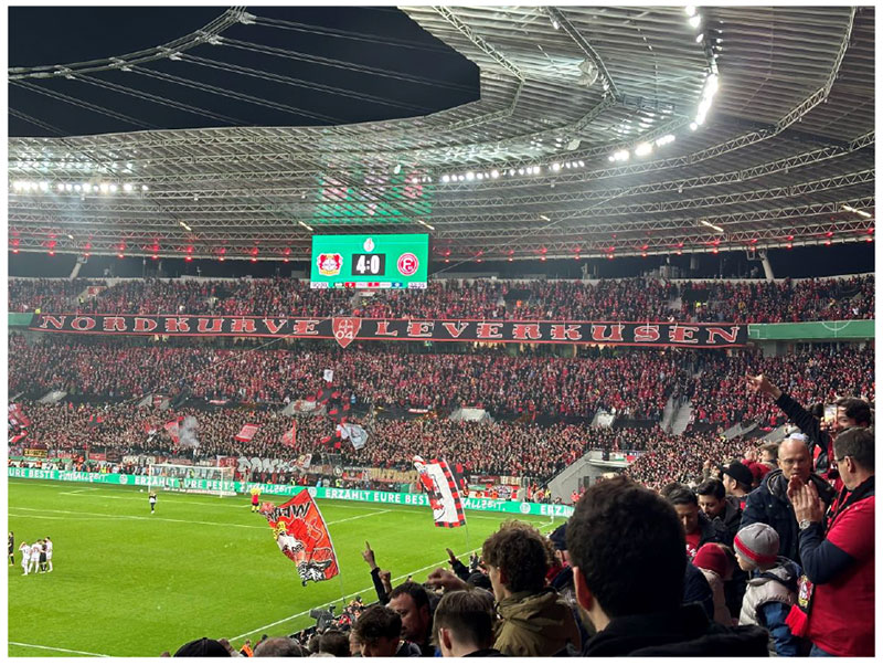 Siegerfoto Bayer 04 Leverkusen gewinnt gegen Fortuna Düsseldorf
